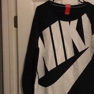 Nike sweater😍